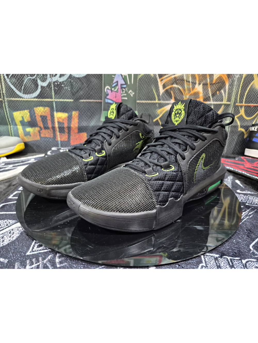 Nike LeBron Witness 8 Mid Top Basketball Shoes Cushioned Mesh Black/Volt/White